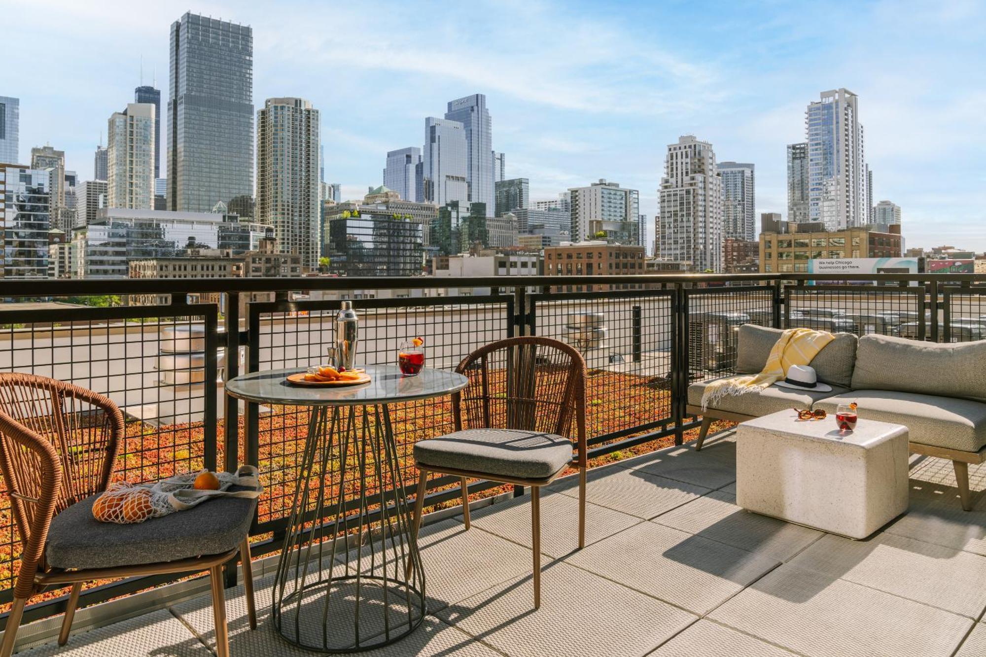 Sonder By Marriott Bonvoy The Opal Apartments River North Apartahotel